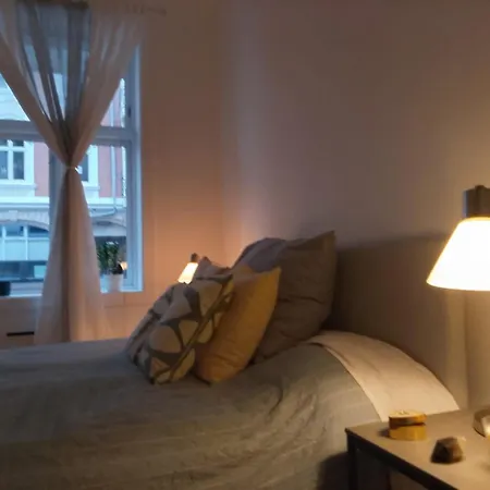 Homestay Kingsize Bed Plus Singlebed Full Central *